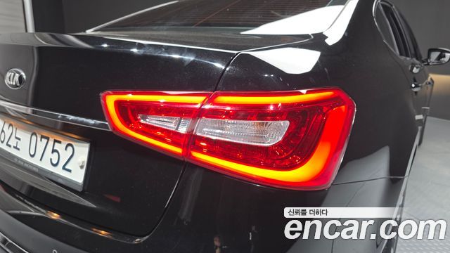 Kia K7 2016 — photo 9