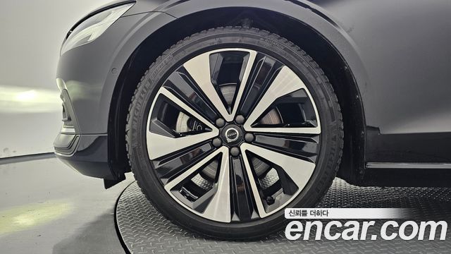 Volvo S60 2023 — photo 5