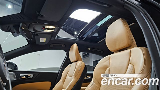 Volvo S60 2023 — photo 22