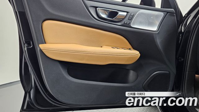 Volvo S60 2023 — photo 14