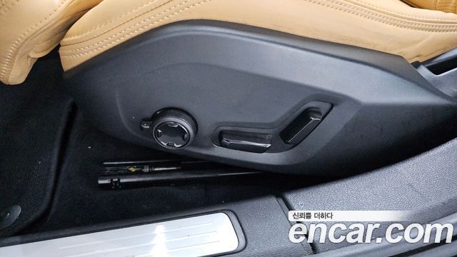 Volvo S60 2023 — photo 30