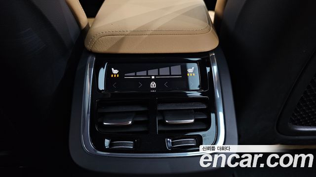 Volvo S60 2023 — photo 34