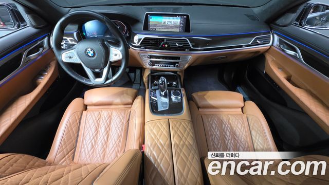 BMW 7-Series 2022 — photo 10