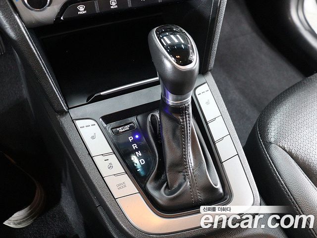 Hyundai AVANTE 2016 — photo 8