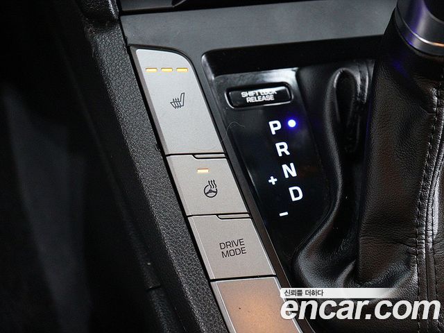 Hyundai AVANTE 2016 — photo 10