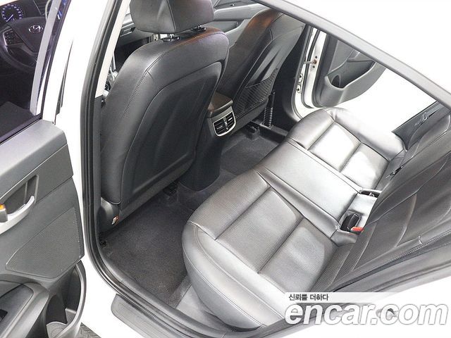 Hyundai AVANTE 2016 — photo 16