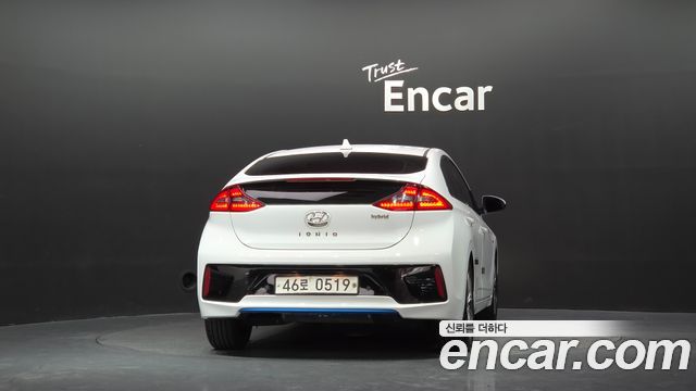 Hyundai Ioniq 2016 — photo 4