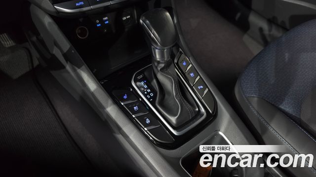 Hyundai Ioniq 2016 — photo 12