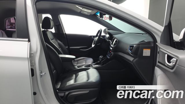 Hyundai Ioniq 2016 — photo 17