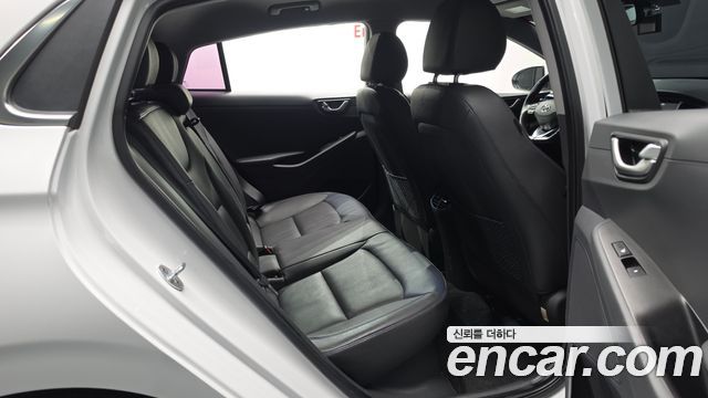 Hyundai Ioniq 2016 — photo 18