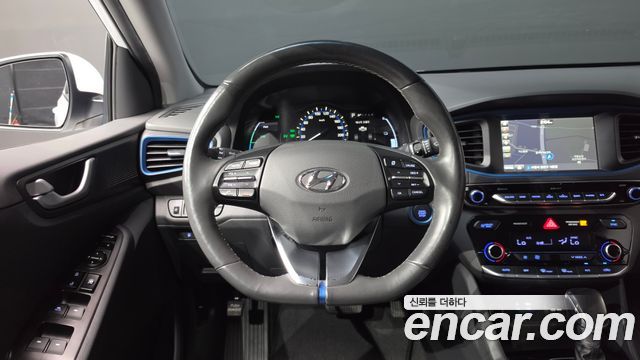 Hyundai Ioniq 2016 — photo 19