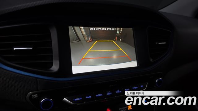 Hyundai Ioniq 2016 — photo 21