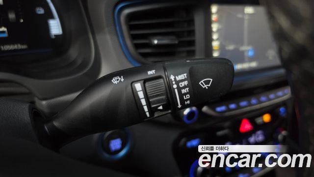 Hyundai Ioniq 2016 — photo 24