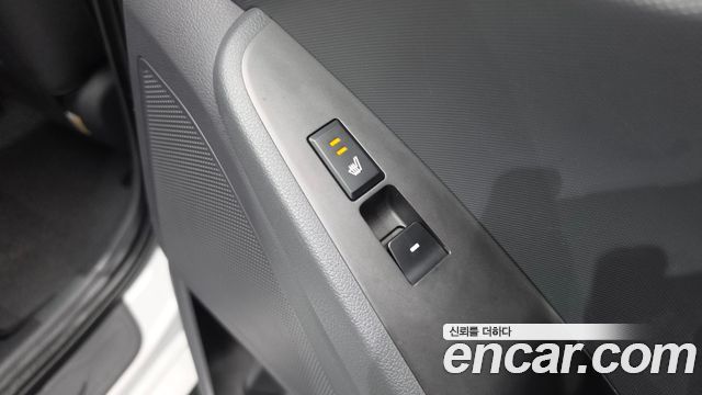 Hyundai Ioniq 2016 — photo 25