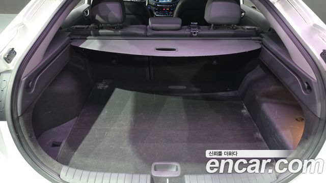Hyundai Ioniq 2016 — photo 26