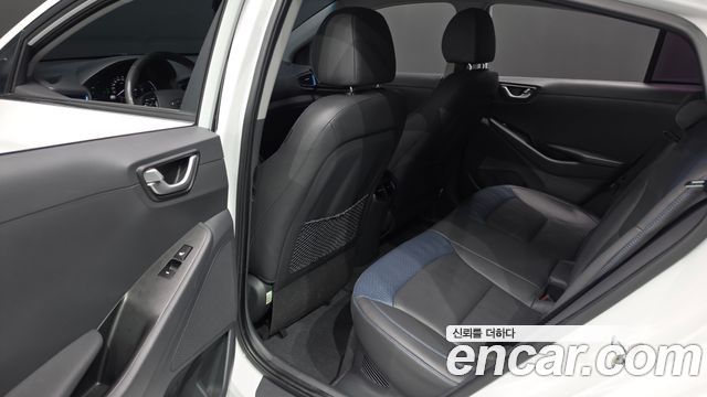 Hyundai Ioniq 2016 — photo 16