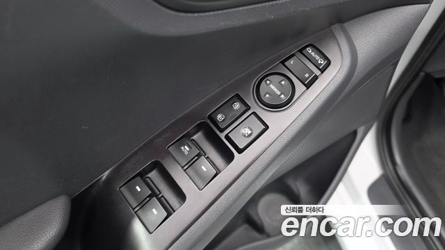 Hyundai Ioniq 2016 — photo 28