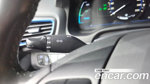 Hyundai Ioniq 2016 — photo 30