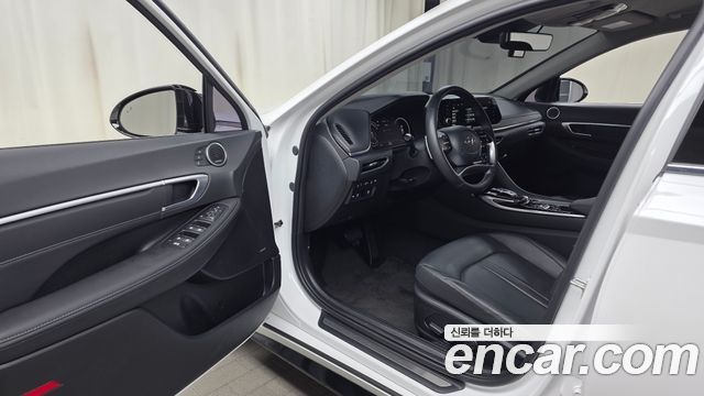 Hyundai Sonata 2022 — photo 13