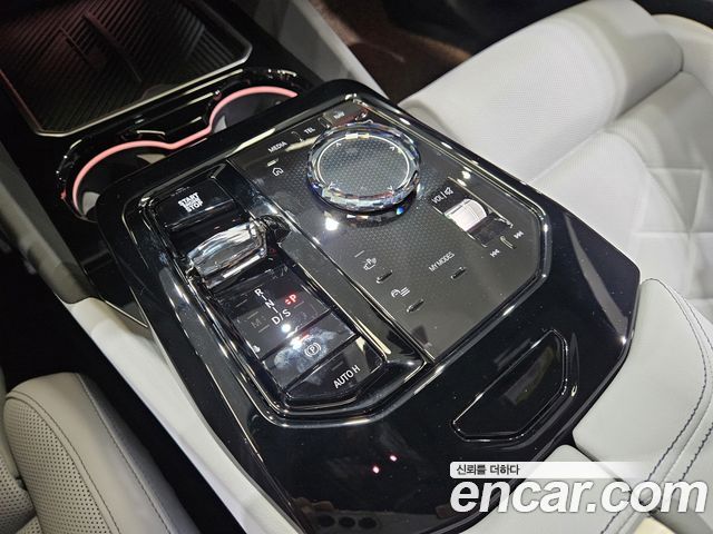 BMW 5-Series 2026 — photo 9