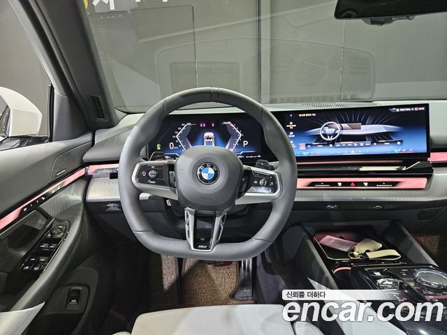 BMW 5-Series 2026 — photo 12