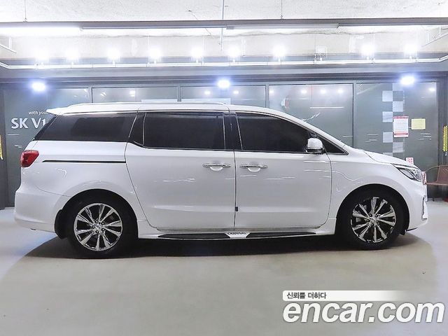 Kia Canival 2019 — photo 3