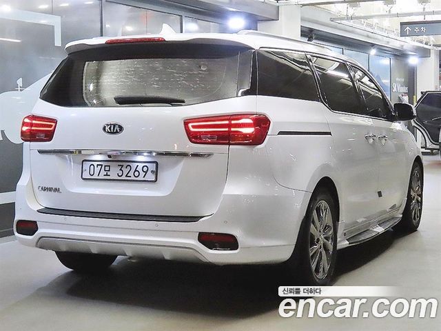 Kia Canival 2019 — photo 4