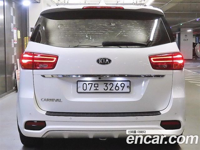 Kia Canival 2019 — photo 5