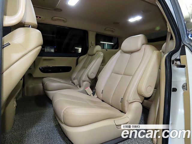 Kia Canival 2019 — photo 7