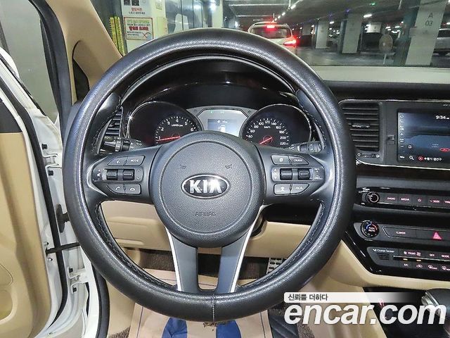 Kia Canival 2019 — photo 8