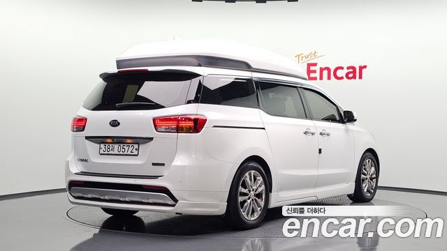 Kia Canival 2016 — photo 2