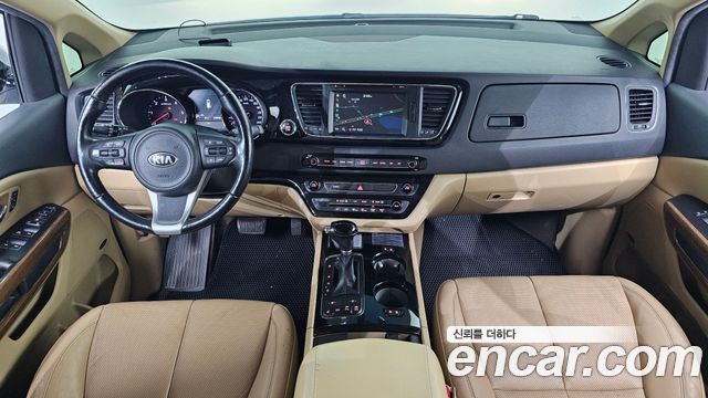 Kia Canival 2016 — photo 10