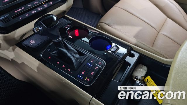 Kia Canival 2016 — photo 12