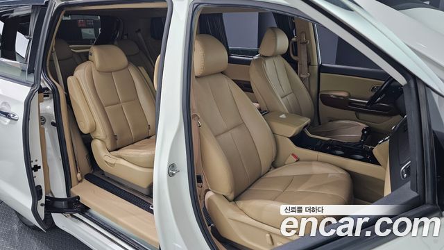 Kia Canival 2016 — photo 17