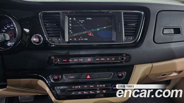 Kia Canival 2016 — photo 18