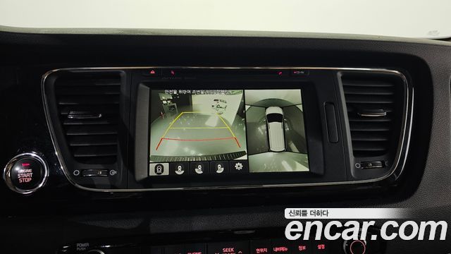 Kia Canival 2016 — photo 20