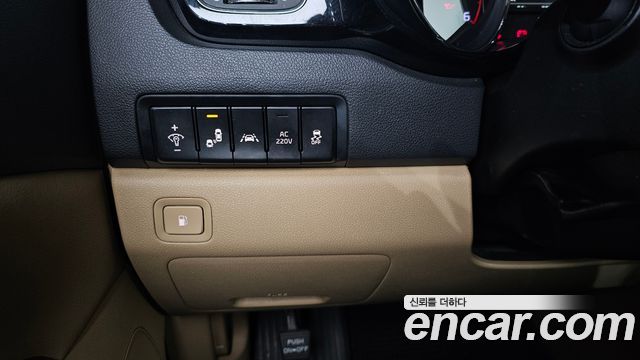 Kia Canival 2016 — photo 21