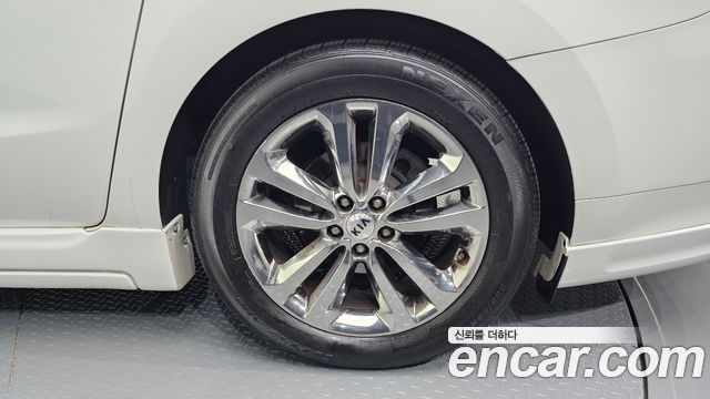 Kia Canival 2016 — photo 7