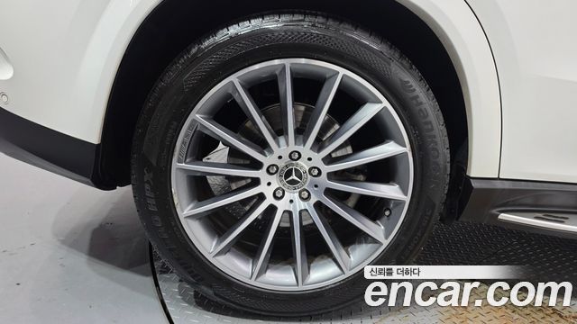 Mercedes-Benz GLE-Class 2023 — photo 5