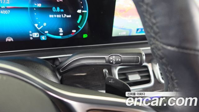 Mercedes-Benz GLE-Class 2023 — photo 12
