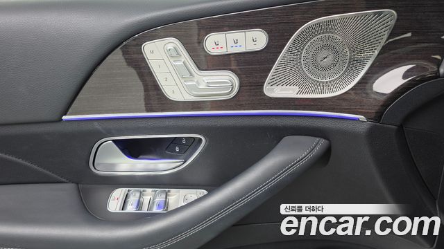 Mercedes-Benz GLE-Class 2023 — photo 19