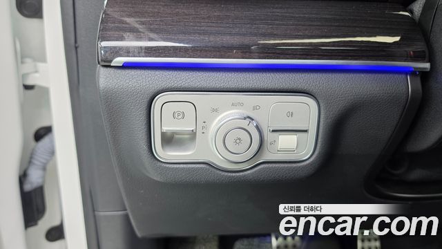 Mercedes-Benz GLE-Class 2023 — photo 20