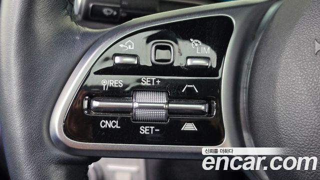 Mercedes-Benz GLE-Class 2023 — photo 23