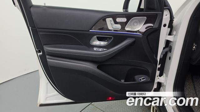 Mercedes-Benz GLE-Class 2023 — photo 14