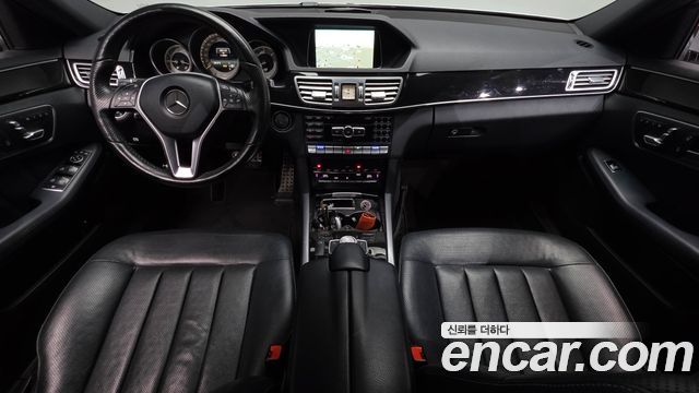 Mercedes-Benz E-Class 2015 — photo 10