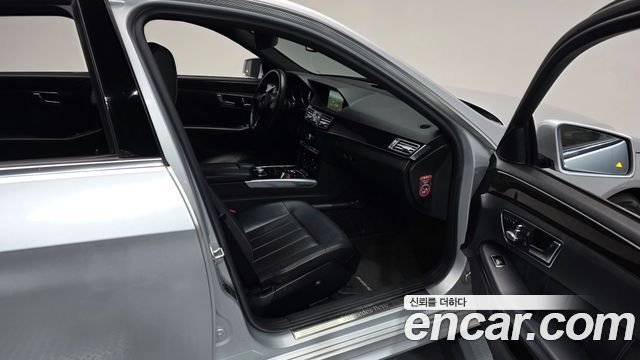 Mercedes-Benz E-Class 2015 — photo 17