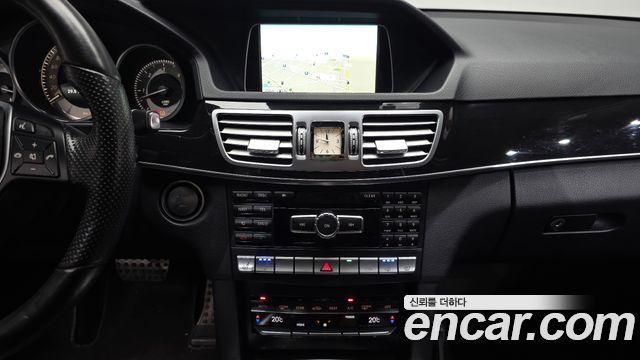 Mercedes-Benz E-Class 2015 — photo 20