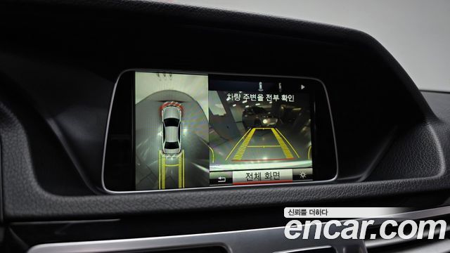 Mercedes-Benz E-Class 2015 — photo 21