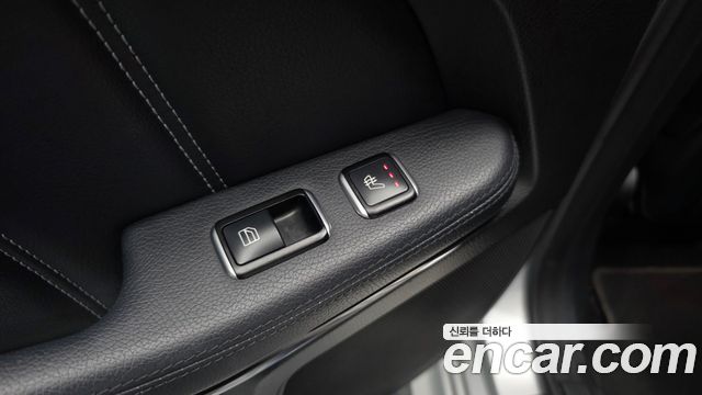 Mercedes-Benz E-Class 2015 — photo 25