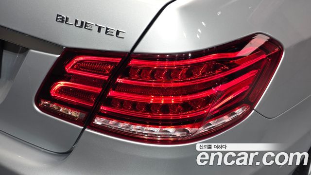 Mercedes-Benz E-Class 2015 — photo 9